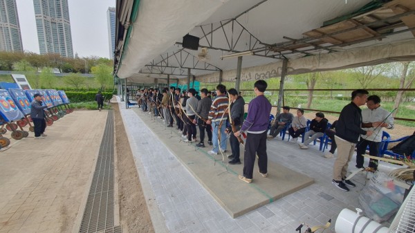 51f7cd7974ce2c4304fd172fd64c76ff_1681461